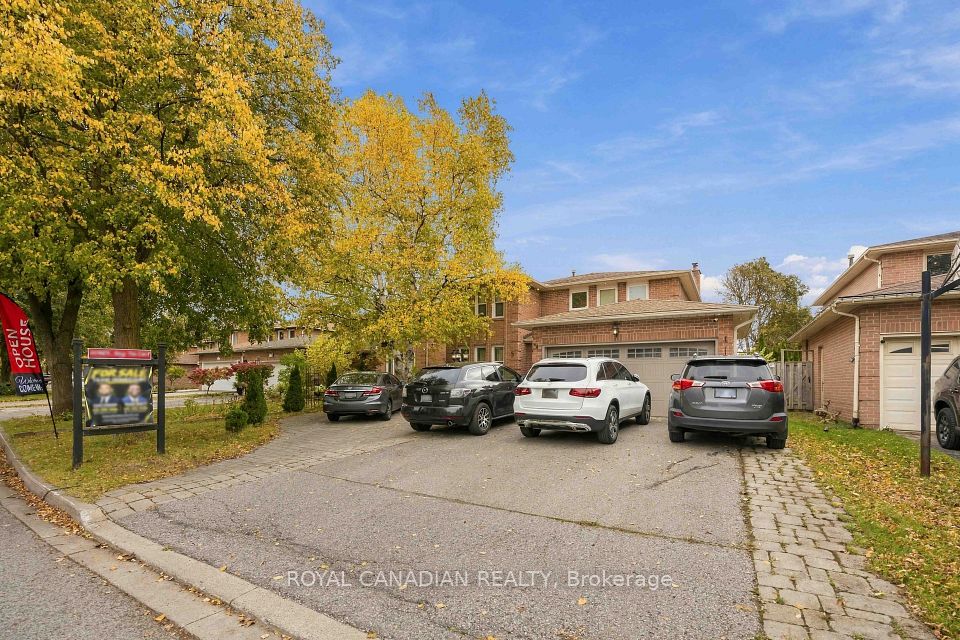 135 Tilman Circle, Markham, ON L3P 6A4 3