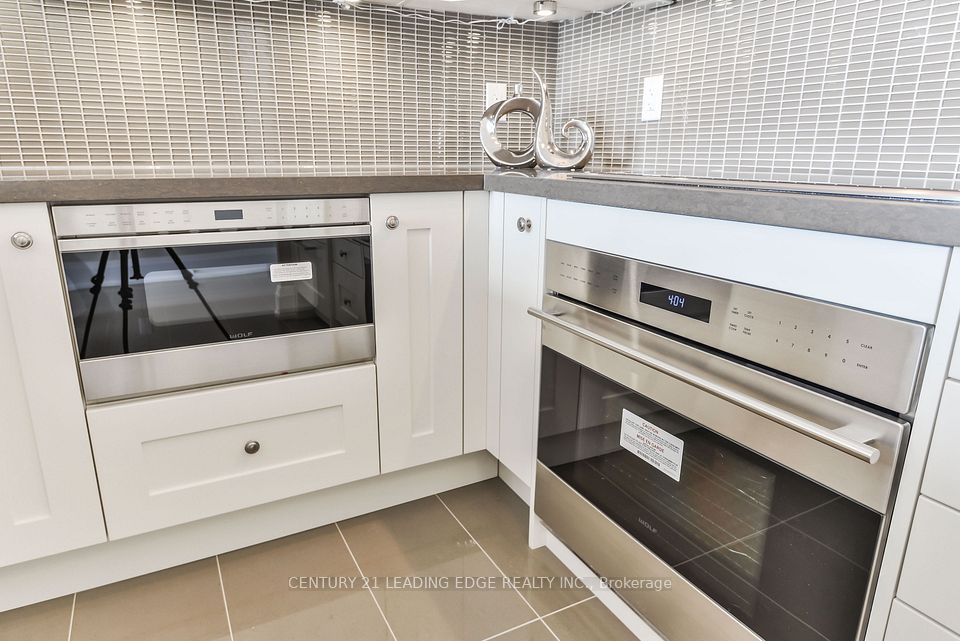 9 Stollery Pond Crescent 210, Markham, ON L6C 0K1 6