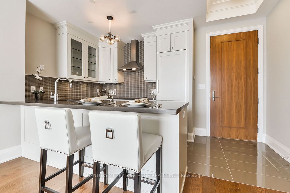 9 Stollery Pond Crescent 210, Markham, ON L6C 0K1 3