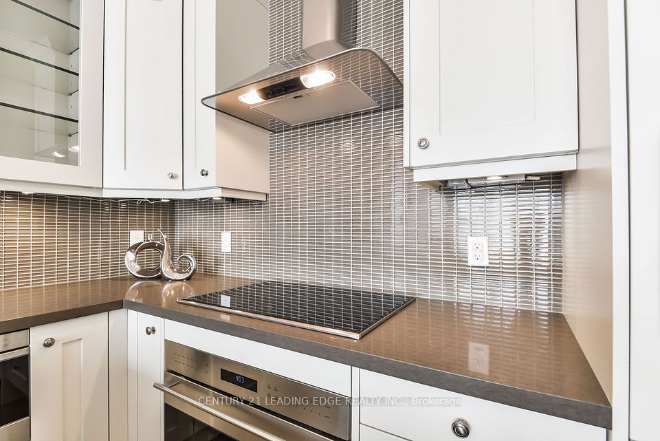 9 Stollery Pond Crescent 210, Markham, ON L6C 0K1 5