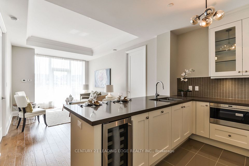 9 Stollery Pond Crescent 210, Markham, ON L6C 0K1 7