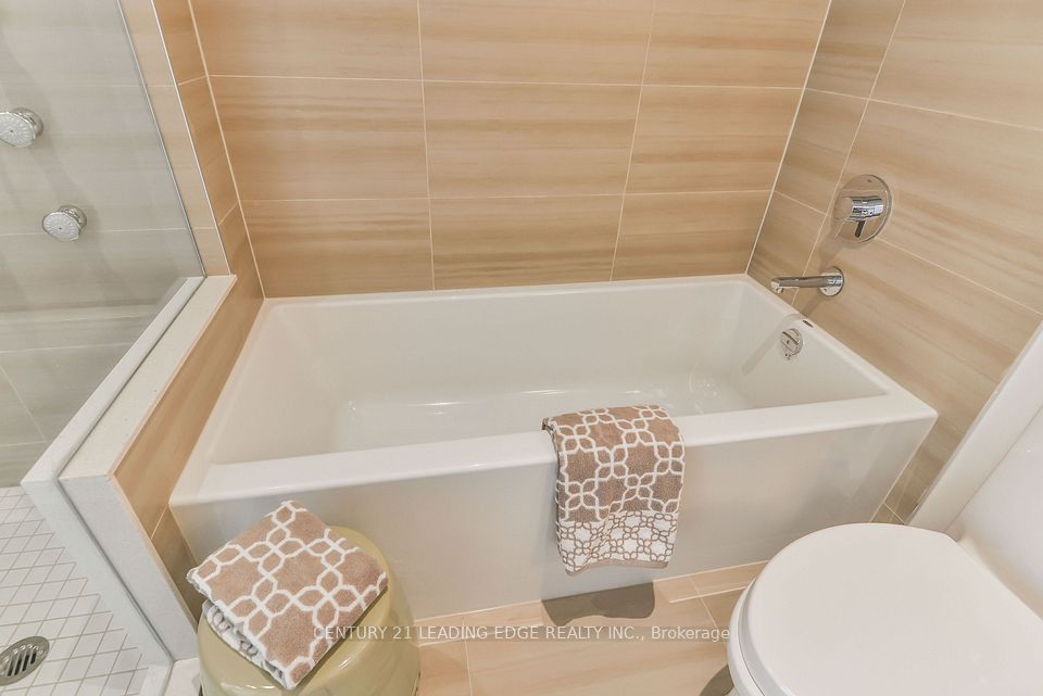 9 Stollery Pond Crescent 210, Markham, ON L6C 0K1 14