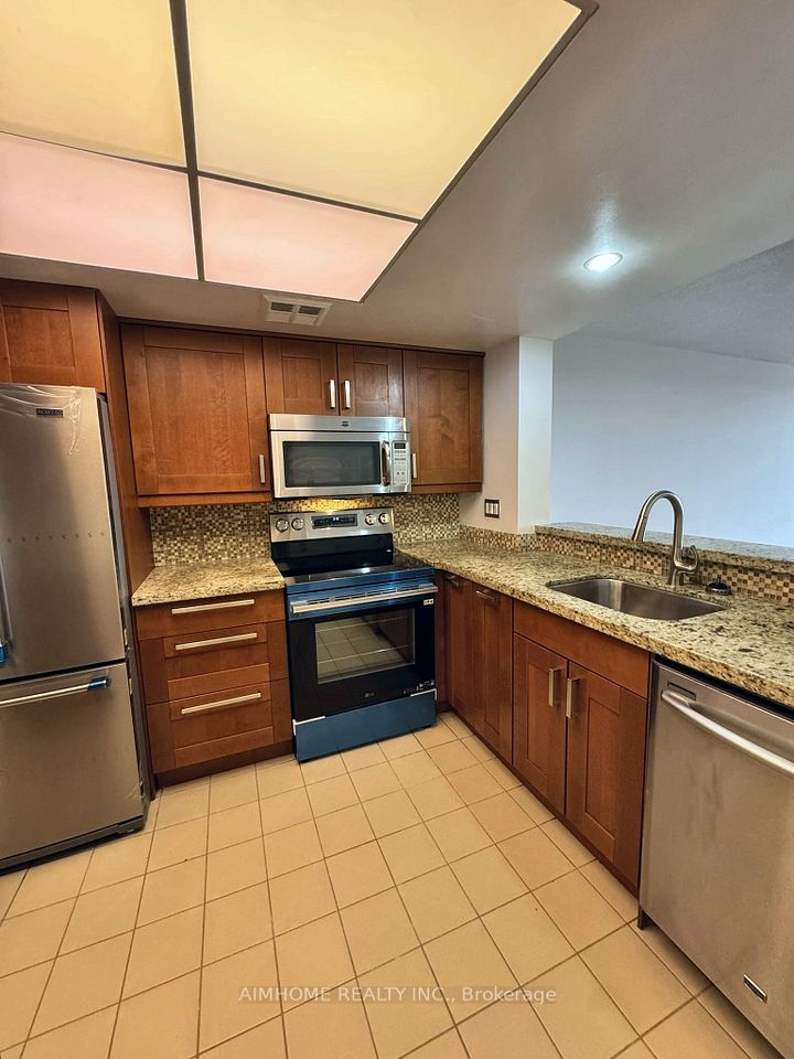 32 Clarissa Drive 1428, Richmond Hill, ON L4C 9R7 17