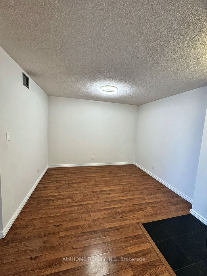 32 Clarissa Drive 1428, Richmond Hill, ON L4C 9R7 20