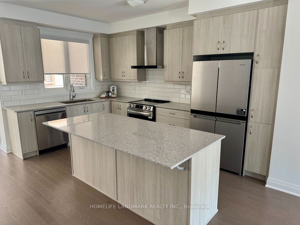 63 Wisla Avenue, Markham, ON L6C 3M1 2
