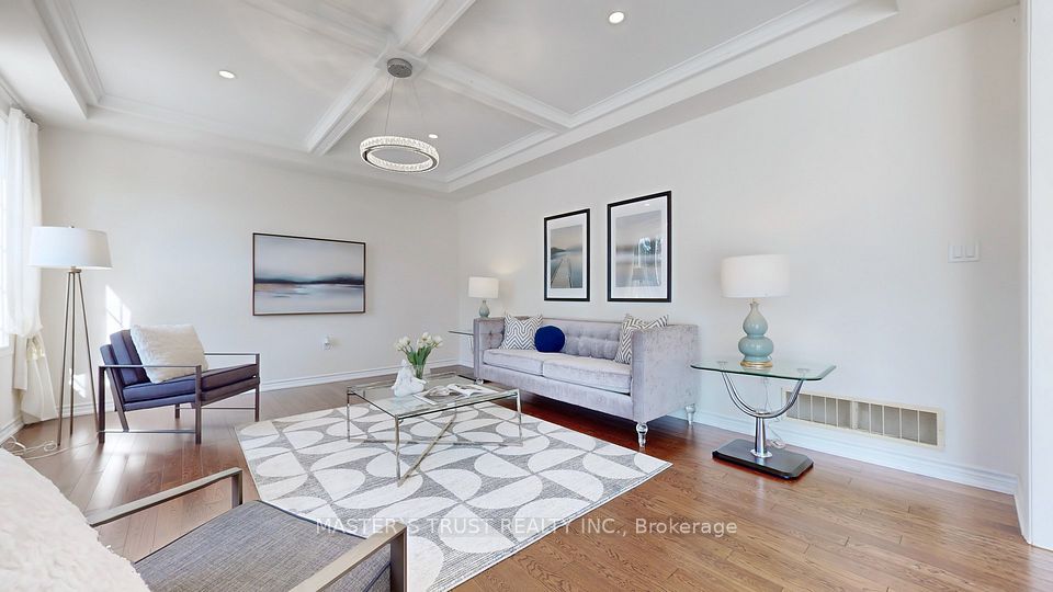 68 Alf Neely Way, Newmarket, ON L3Y 0C6 7