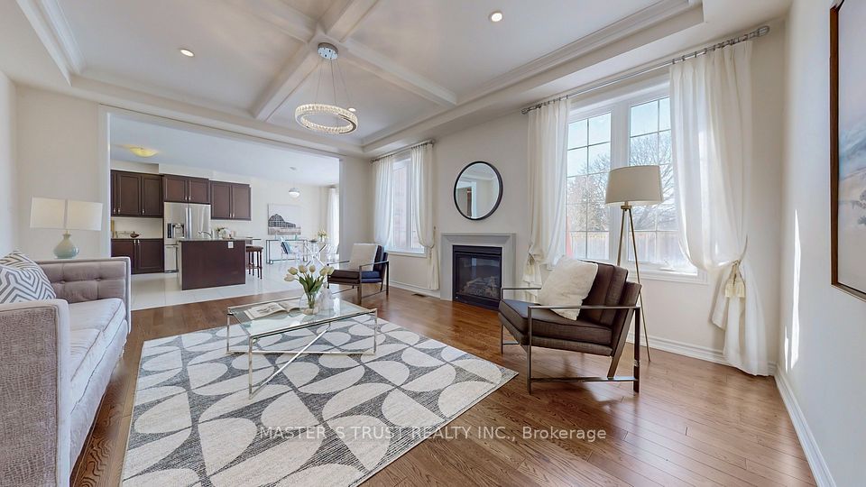 68 Alf Neely Way, Newmarket, ON L3Y 0C6 8