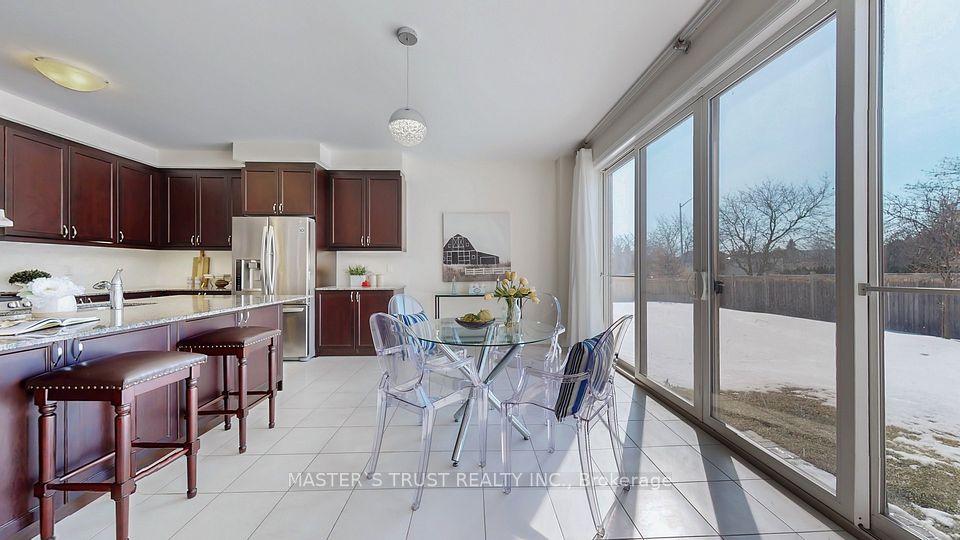68 Alf Neely Way, Newmarket, ON L3Y 0C6 20