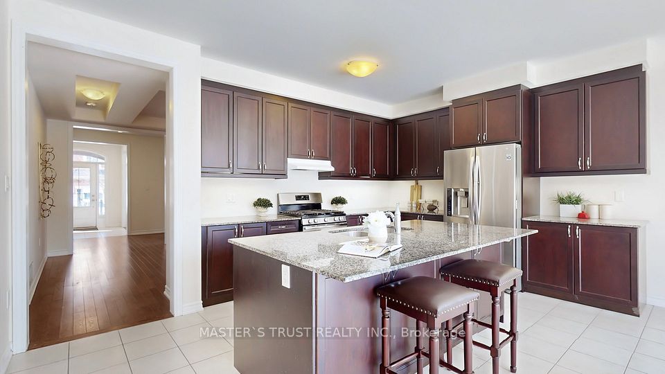 68 Alf Neely Way, Newmarket, ON L3Y 0C6 15
