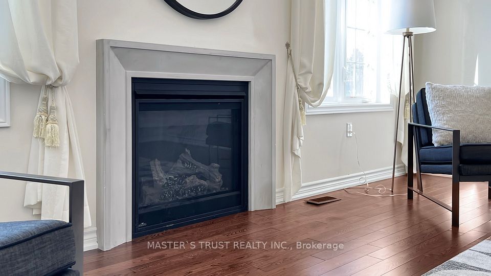 68 Alf Neely Way, Newmarket, ON L3Y 0C6 12
