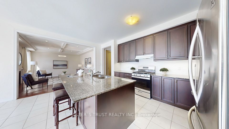 68 Alf Neely Way, Newmarket, ON L3Y 0C6 16