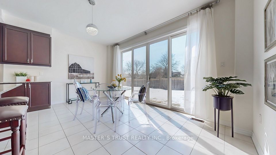 68 Alf Neely Way, Newmarket, ON L3Y 0C6 19