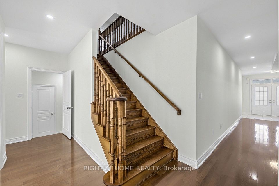 592 Mactier Drive, Vaughan, ON L4H 4L5 19