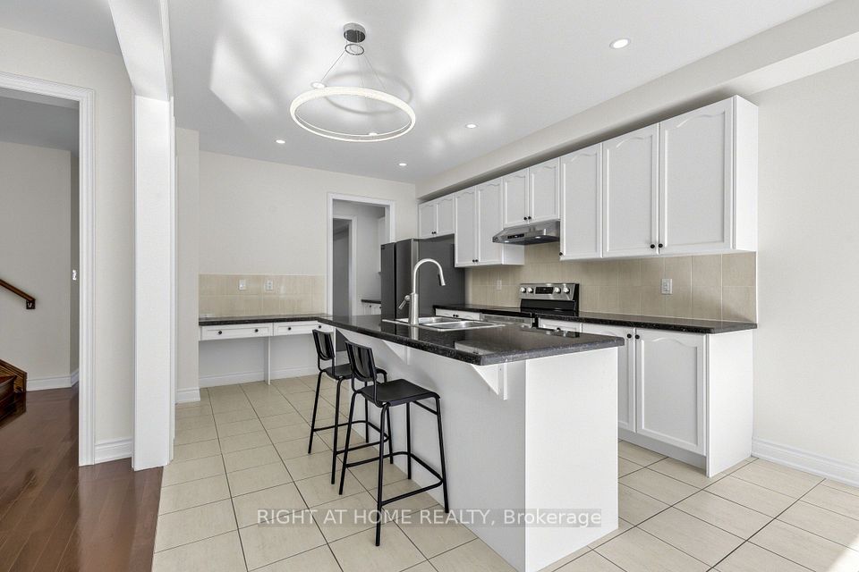 592 Mactier Drive, Vaughan, ON L4H 4L5 12