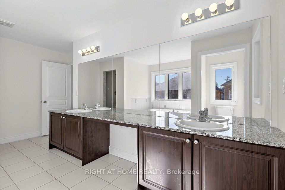 592 Mactier Drive, Vaughan, ON L4H 4L5 24