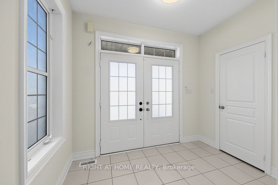 592 Mactier Drive, Vaughan, ON L4H 4L5 3