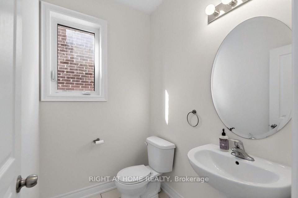 592 Mactier Drive, Vaughan, ON L4H 4L5 18