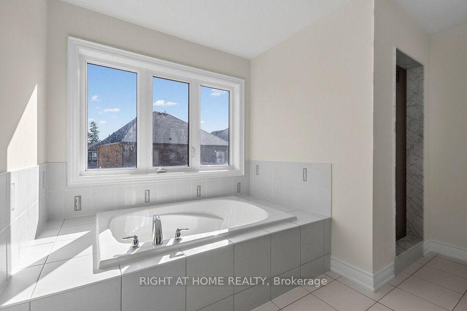 592 Mactier Drive, Vaughan, ON L4H 4L5 23