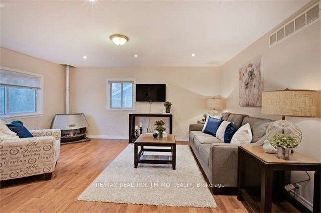 277 Pasadena Drive, Georgina, ON L4P 2Z1 7