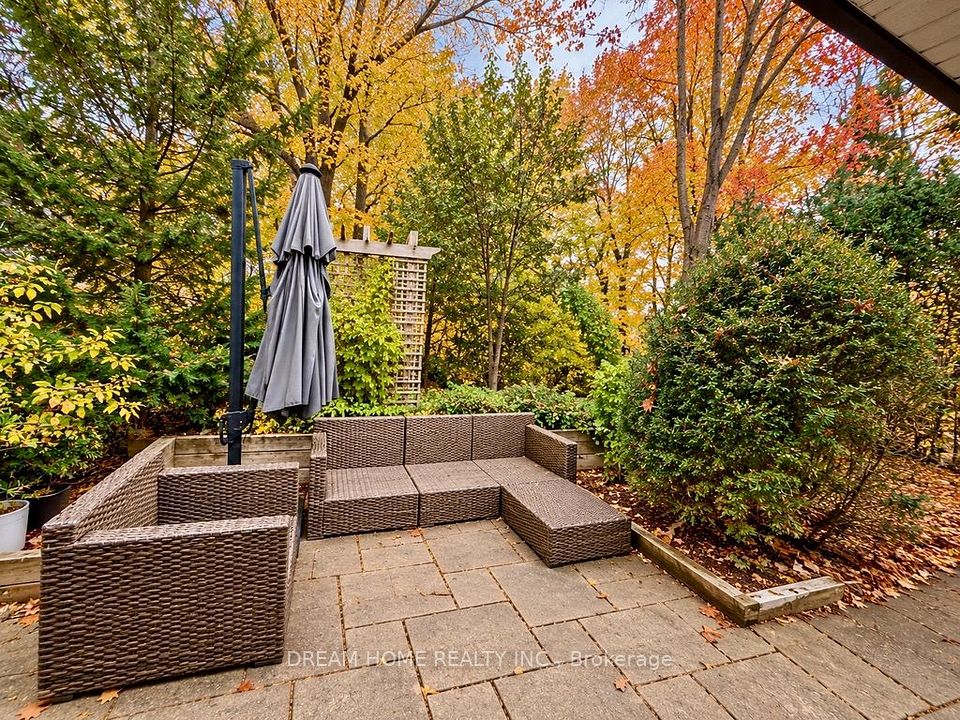 32 Davidson Drive, Vaughan, ON L4L 1M1 2