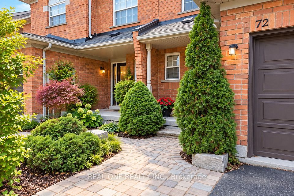 72 Milloy Place, Aurora, ON L4G 7L3 2