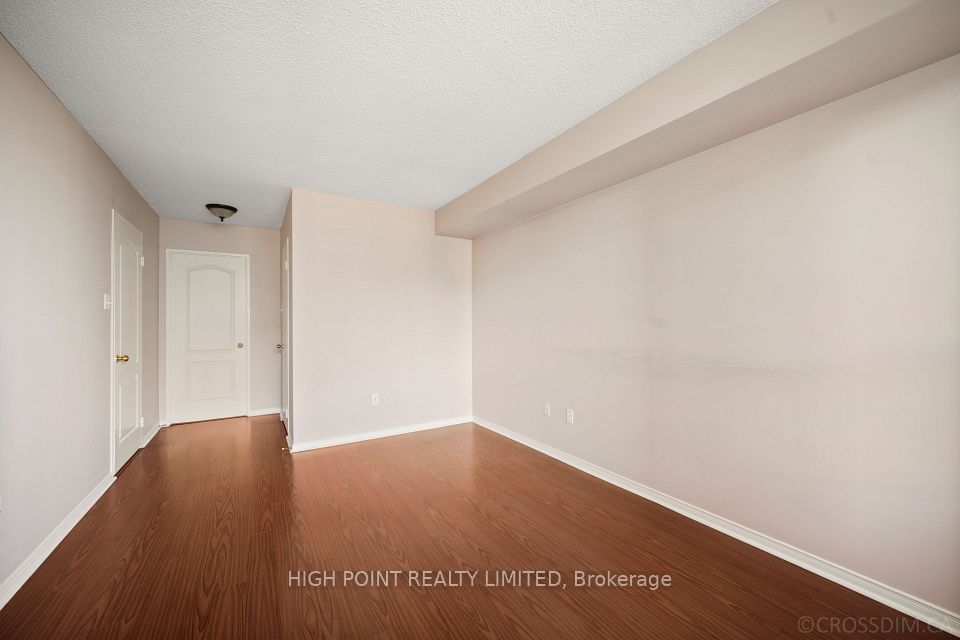 11 Townsgate Drive 915, Vaughan, ON L4J 8G4 14