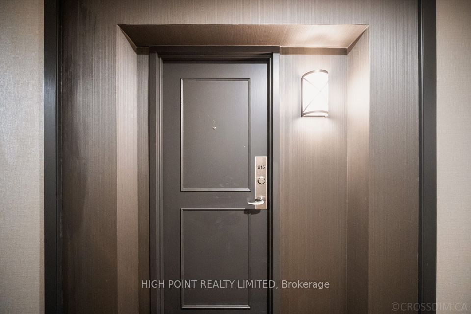 11 Townsgate Drive 915, Vaughan, ON L4J 8G4 3