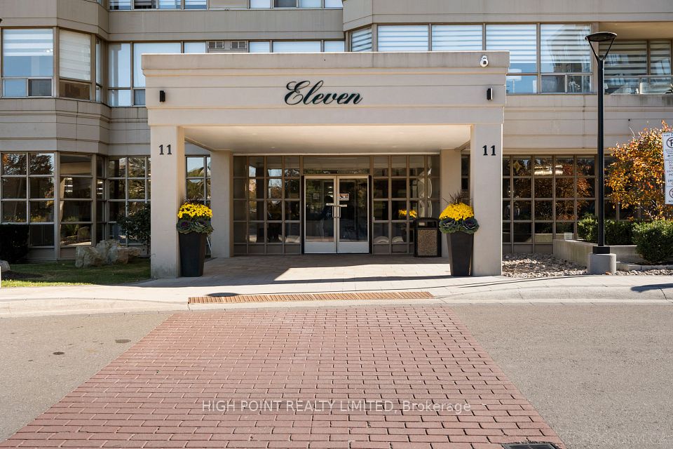 11 Townsgate Drive 915, Vaughan, ON L4J 8G4 2