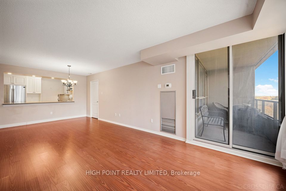 11 Townsgate Drive 915, Vaughan, ON L4J 8G4 12
