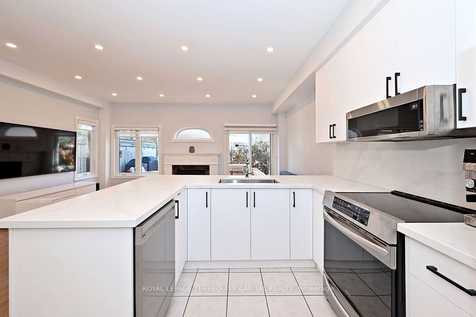 53 Lander Crescent, Vaughan, ON L4J 8V2 22