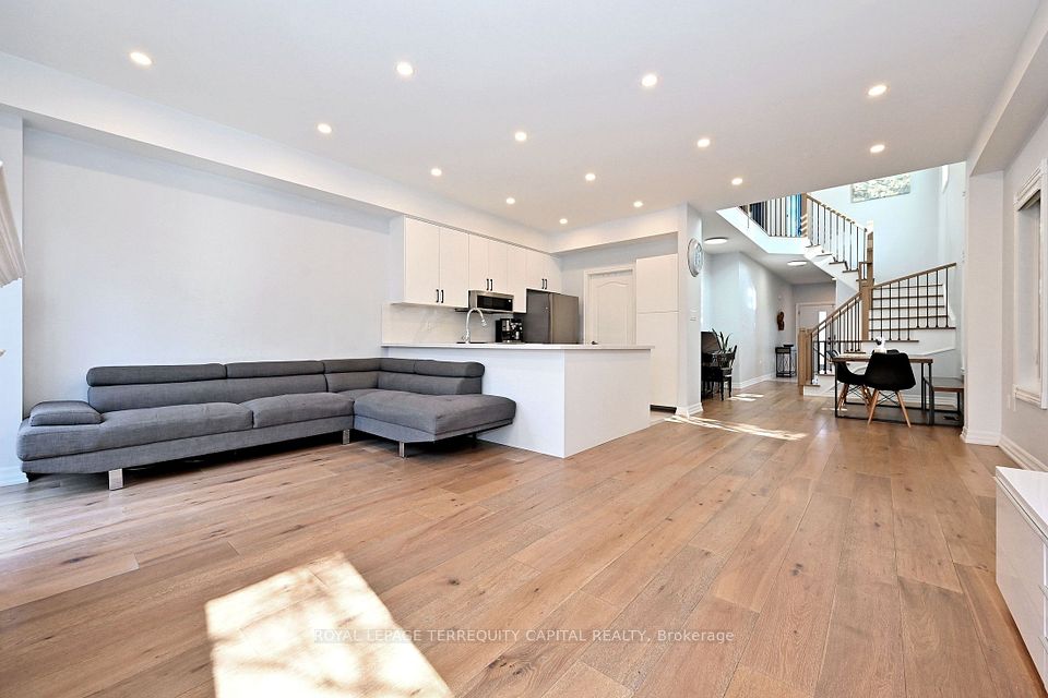 53 Lander Crescent, Vaughan, ON L4J 8V2 17
