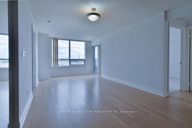 23 Cox Boulevard 572, Markham, ON L3R 7Z9 14