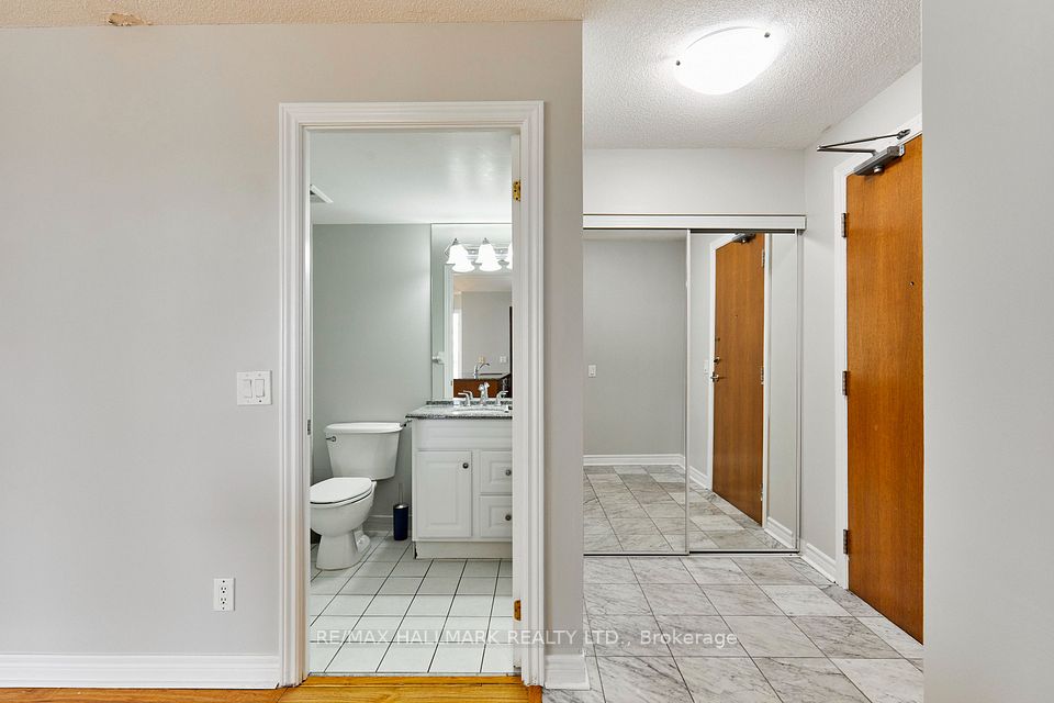 60 Disera Drive 307, Vaughan, ON L4J 9G1 14