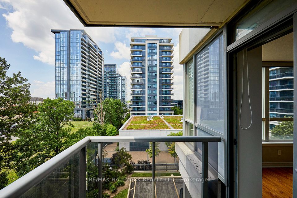 60 Disera Drive 307, Vaughan, ON L4J 9G1 13