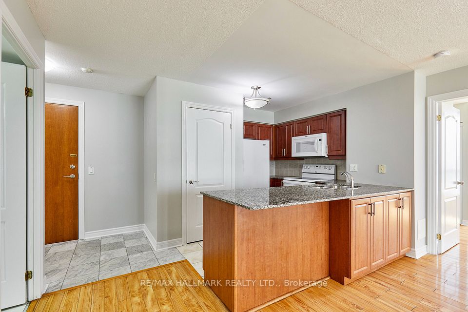 60 Disera Drive 307, Vaughan, ON L4J 9G1 17