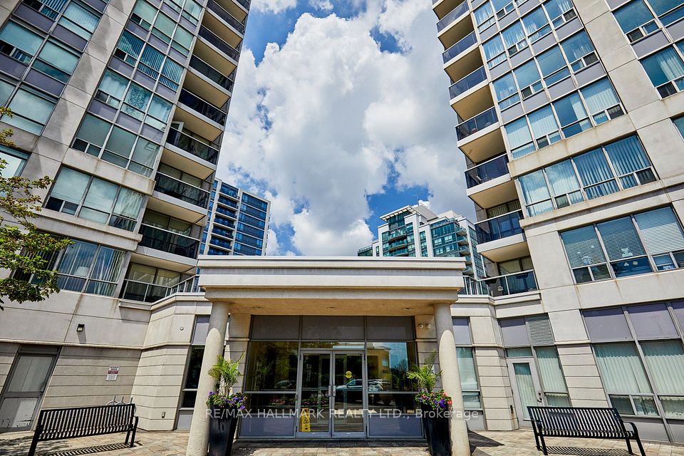 60 Disera Drive 307, Vaughan, ON L4J 9G1 3