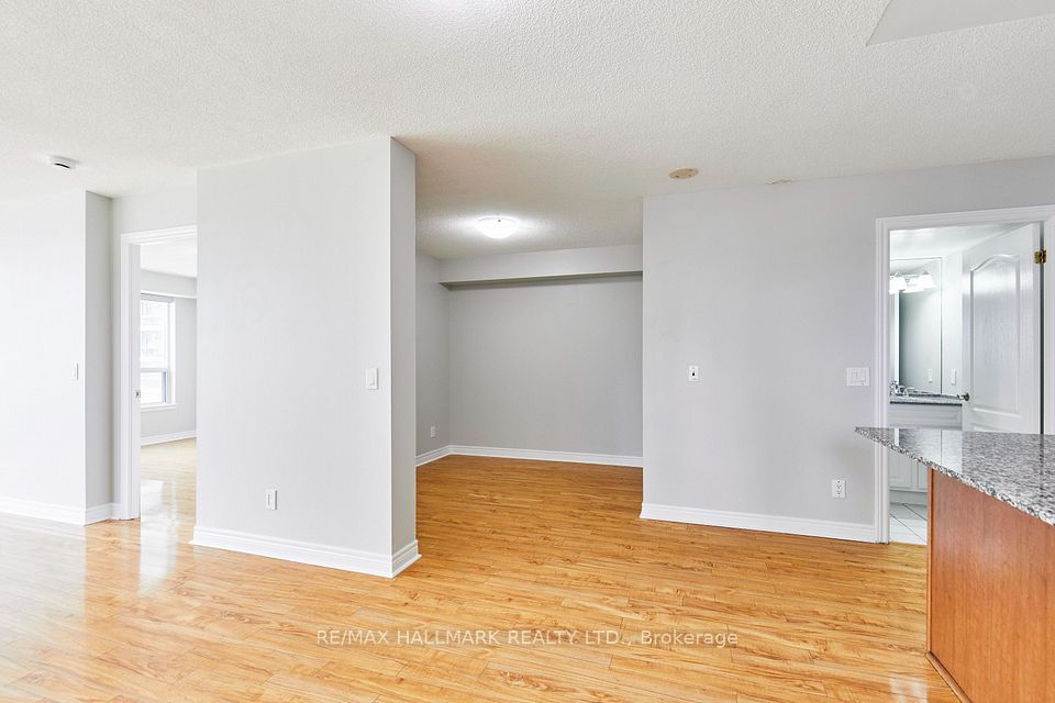 60 Disera Drive 307, Vaughan, ON L4J 9G1 18