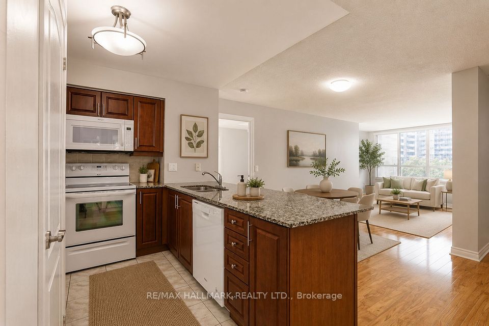 60 Disera Drive 307, Vaughan, ON L4J 9G1 5