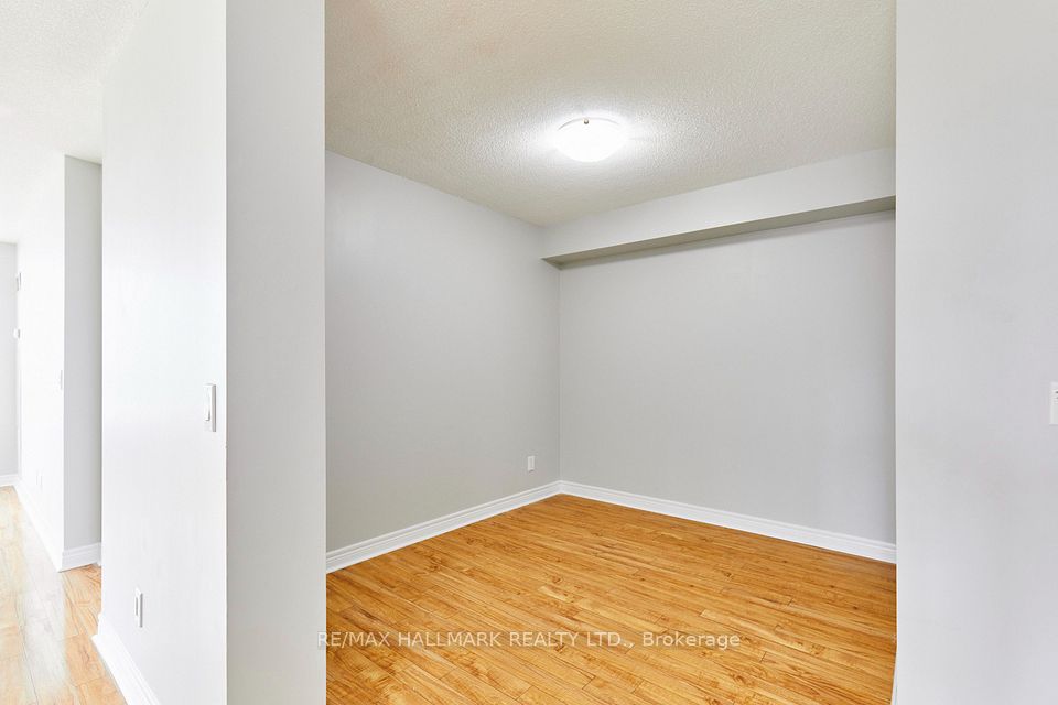 60 Disera Drive 307, Vaughan, ON L4J 9G1 19