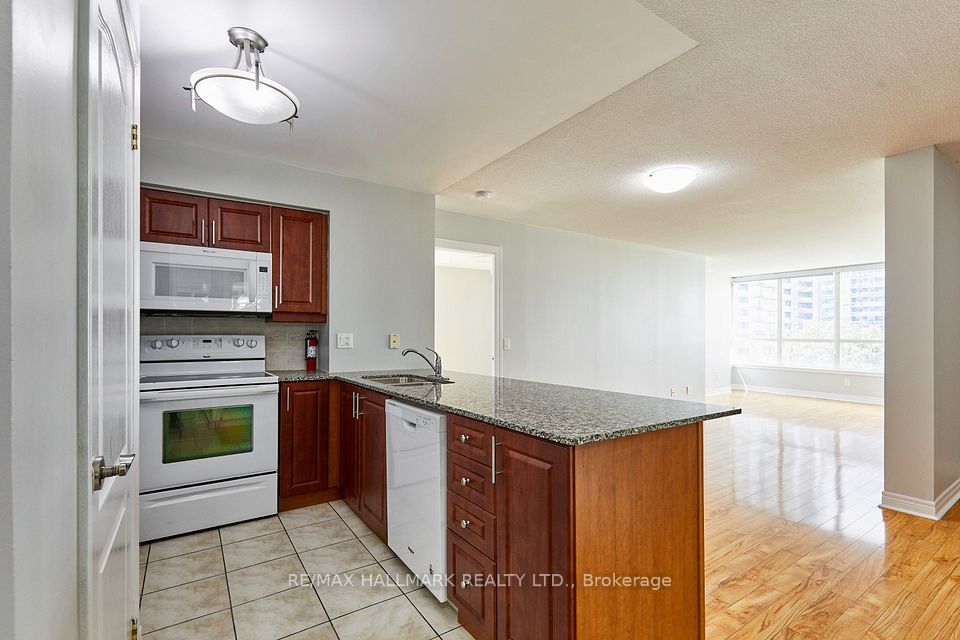 60 Disera Drive 307, Vaughan, ON L4J 9G1 16