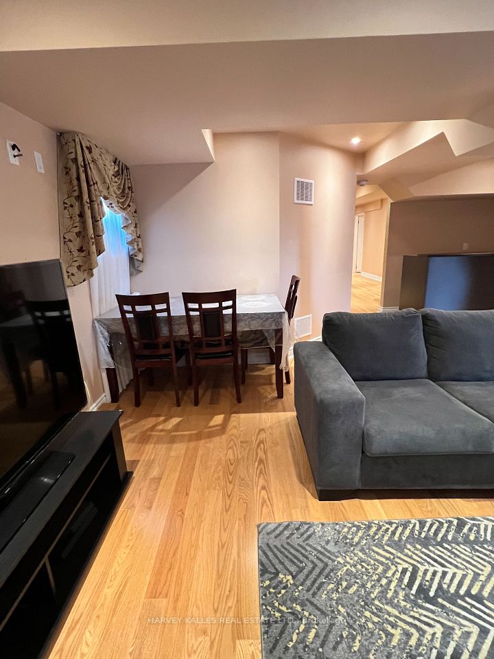 44 Ann Louise Crescent Bsmt, Markham, ON L3S 0A8 4