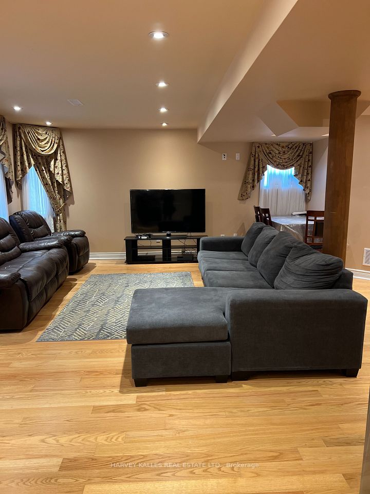 44 Ann Louise Crescent Bsmt, Markham, ON L3S 0A8 12