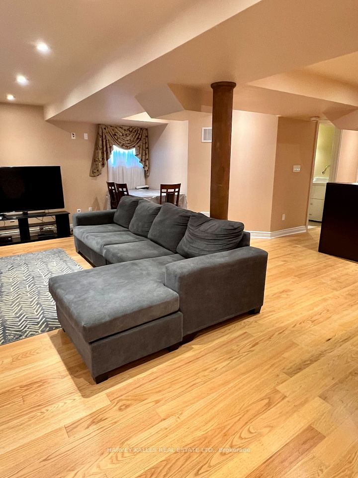 44 Ann Louise Crescent Bsmt, Markham, ON L3S 0A8 16