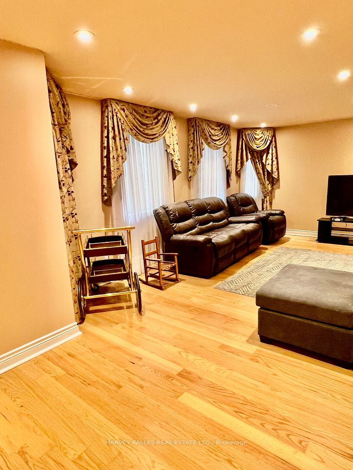 44 Ann Louise Crescent Bsmt, Markham, ON L3S 0A8 15
