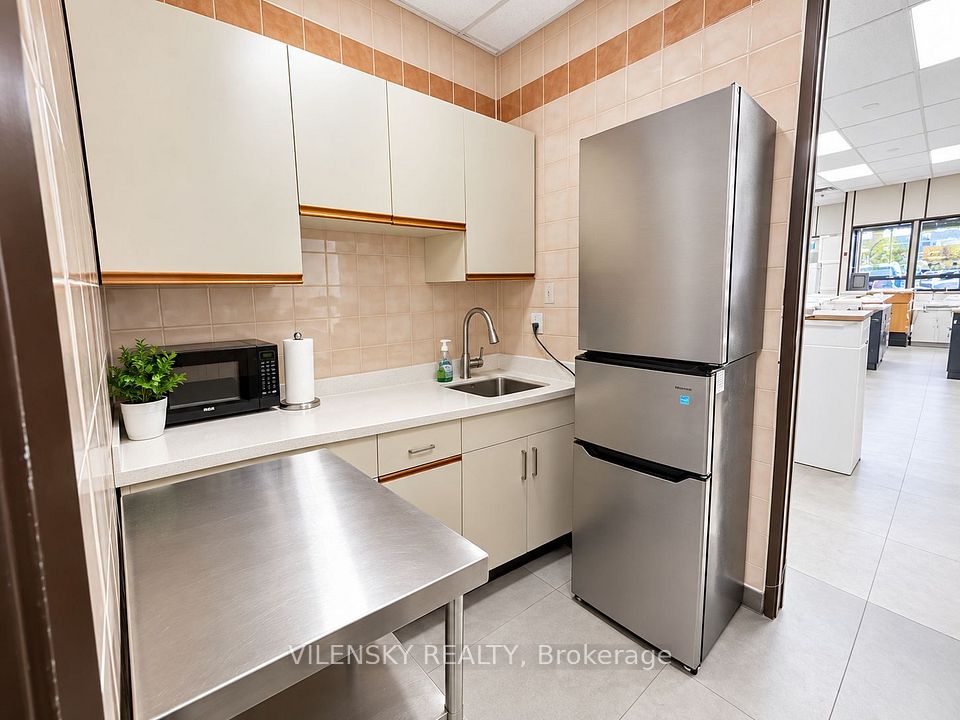 3300 Steeles Avenue W 8, Vaughan, ON L4K 2Y4 10