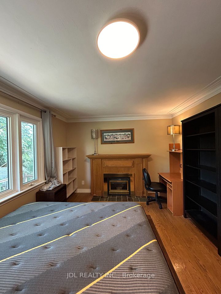 110 Robinson St Street Large Bedroom main floor, Markham, ON L3P 1P1 10