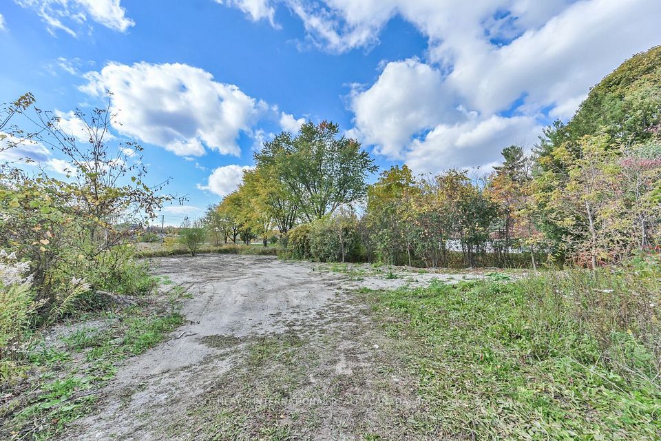 12689 Leslie Street, Richmond Hill, ON L4E 1A2 13