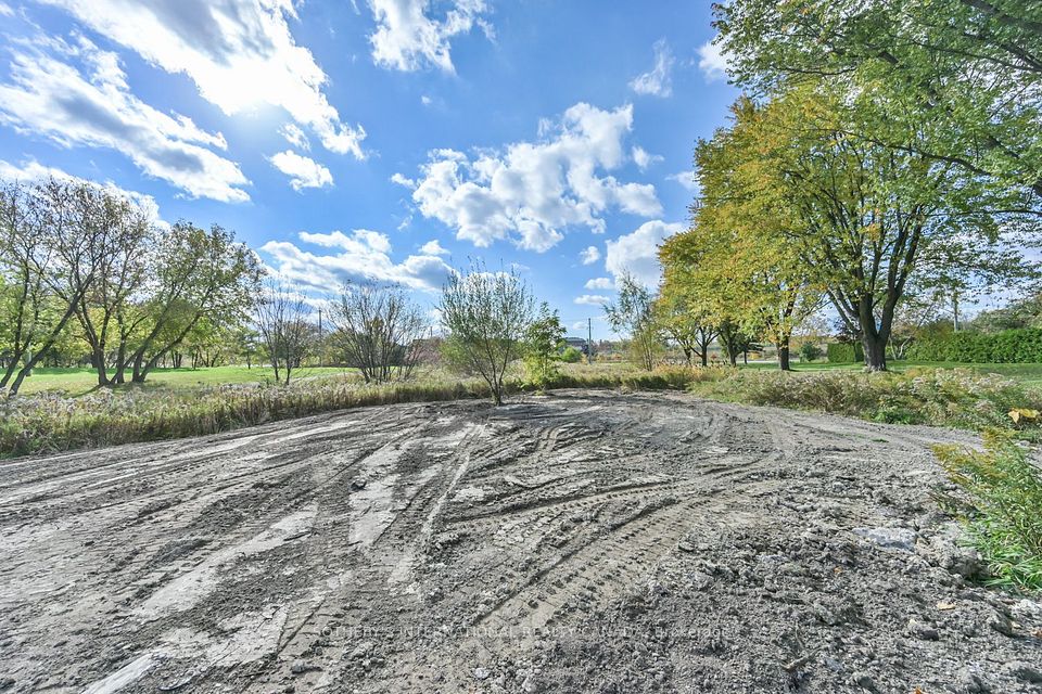 12689 Leslie Street, Richmond Hill, ON L4E 1A2 17