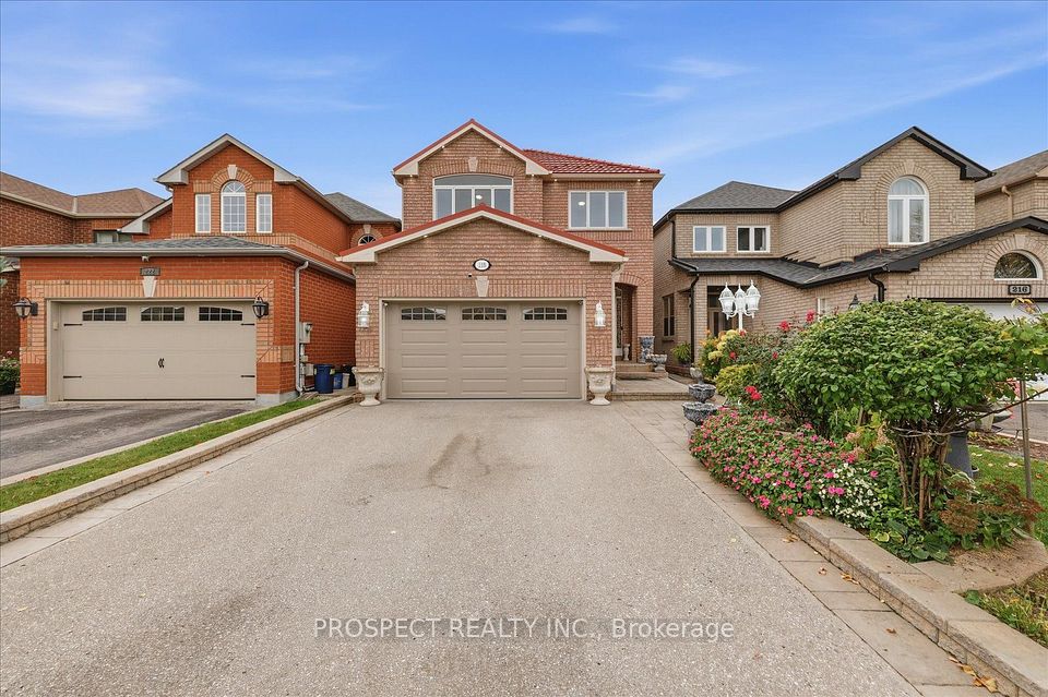 Detached at 218 Sylwood Crescent, Vaughan, ON L6A 2P9