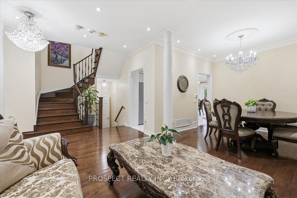 218 Sylwood Crescent, Vaughan, ON L6A 2P9 5